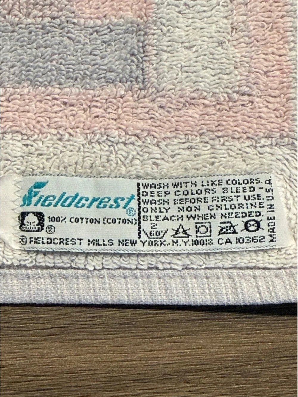 Vintage Fieldcrest 100% Cotton Medium Towel Geometric Pattern Pink Gray #FC4563